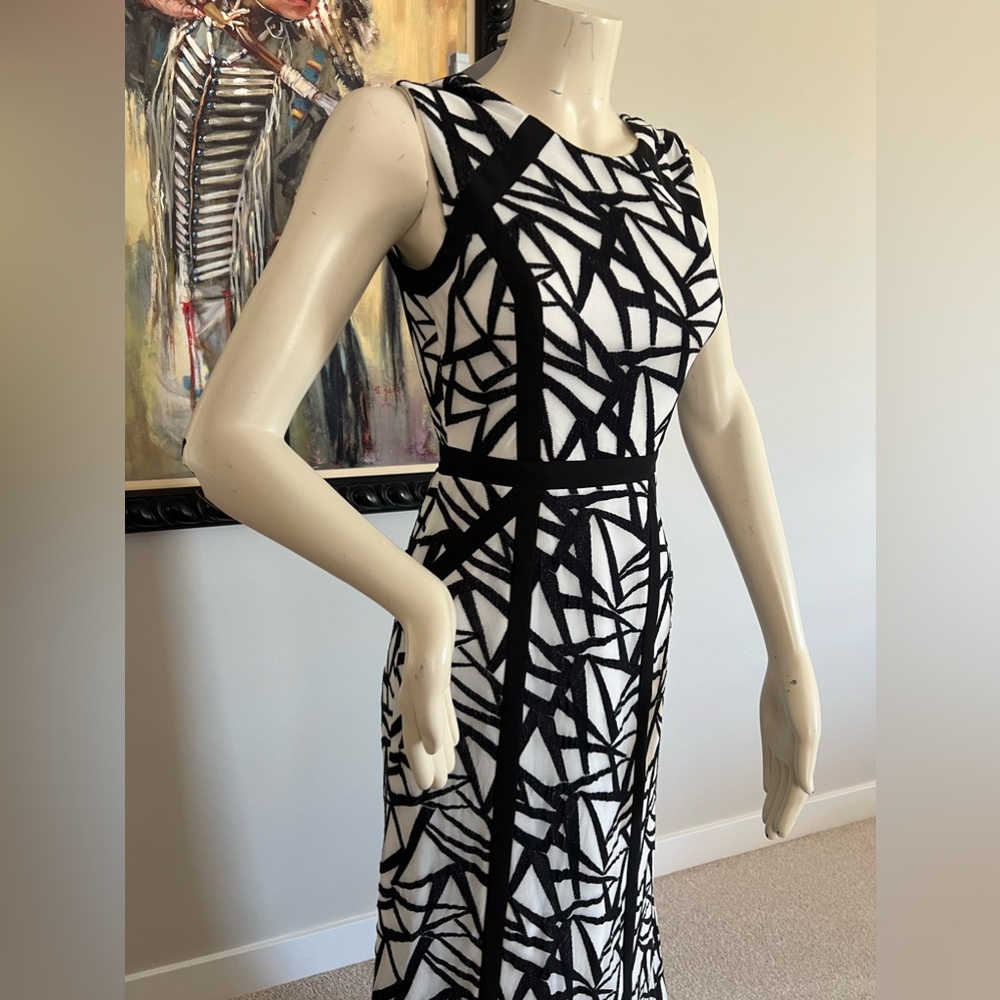 BCBGMAXAZRIA “Daniela” Sleeveless A-Line Gown – Size 2 - Picture 11 of 16